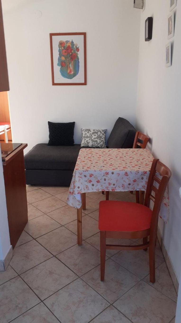 Apartments Dobri - 500M From Beach Нин Екстериор снимка