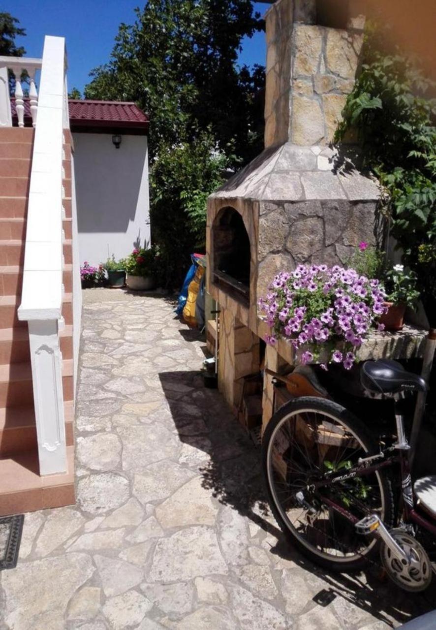 Apartments Dobri - 500M From Beach Нин Екстериор снимка